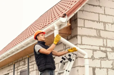 Pose et remplacement de gouttières à Jouqueviel